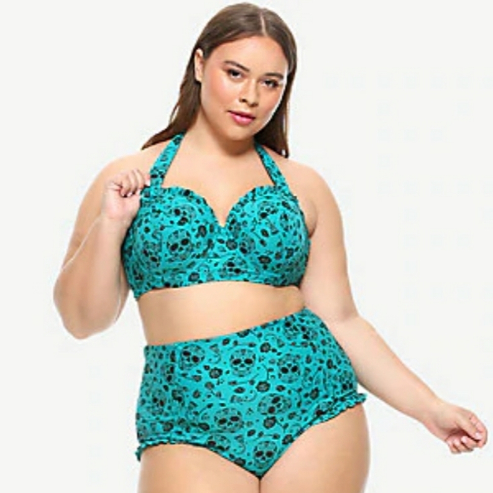 PLUS SIZE TWO PIECE SWIMSUIT
